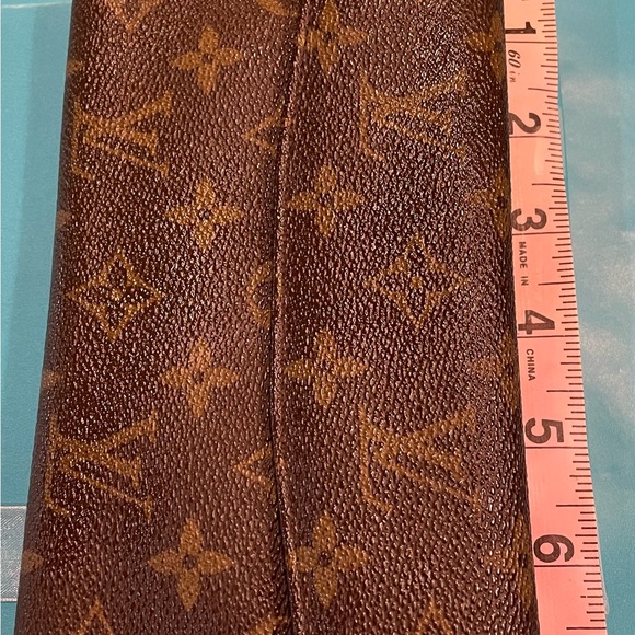 VERIFIED AUTHENTIC LV Monogram wallet 4”X 7”. Verified by Proauthenticators.com. - Picture 5 of 11